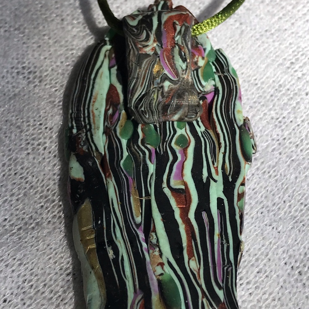 Green Tangles Forest pendant and Earrings - Picture 3 of 4